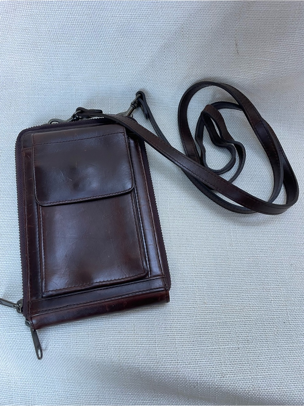 Vintage Eddie Bauer Dark Brown Leather Crossbody Phone Wallet